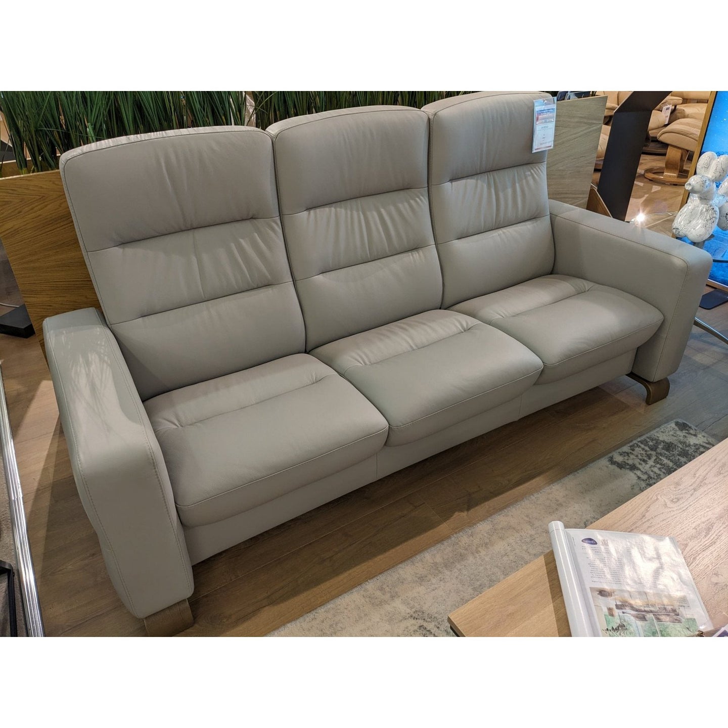 Ekornes Wave 3 Seater HB Sofa and Armchair - Platinum Grey, Bow Feet Grey