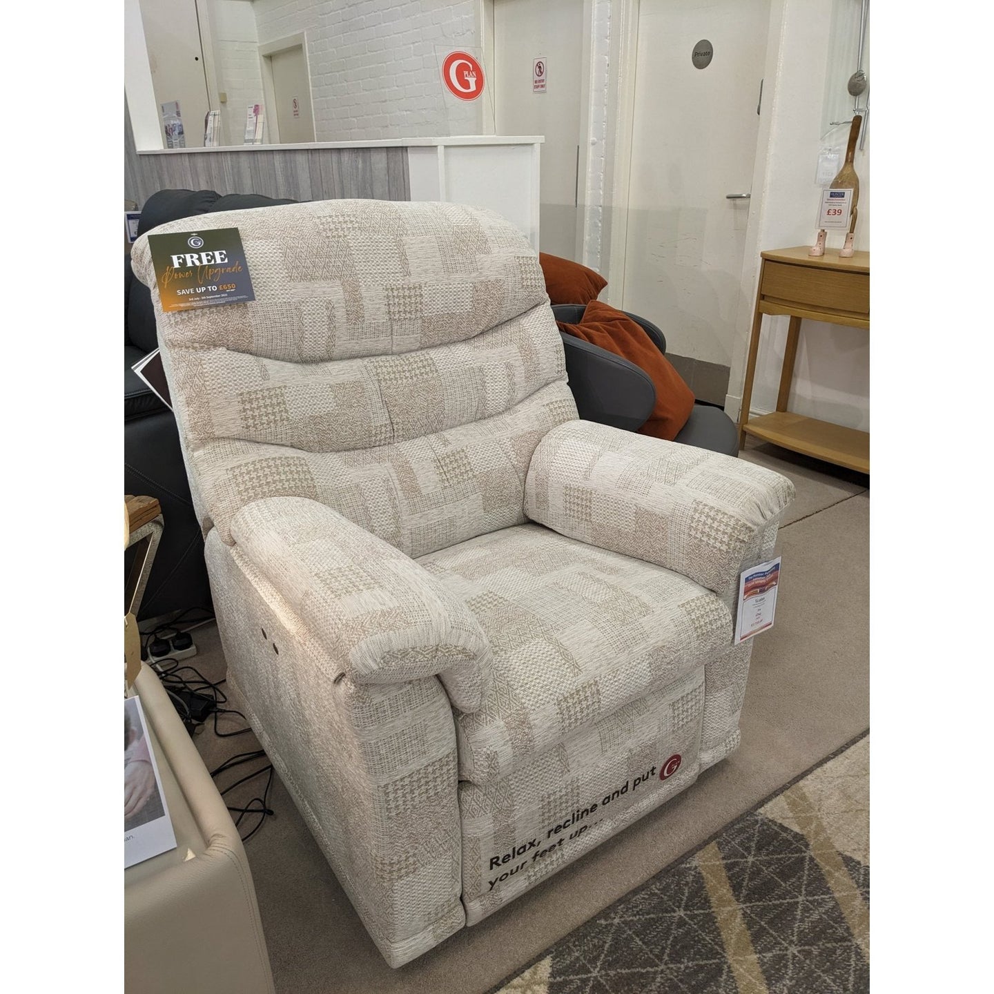 G-Plan Malvern 3 Seater Sofa and Power Armchair in Fabric Lydia Blush - Hunter Furnishing