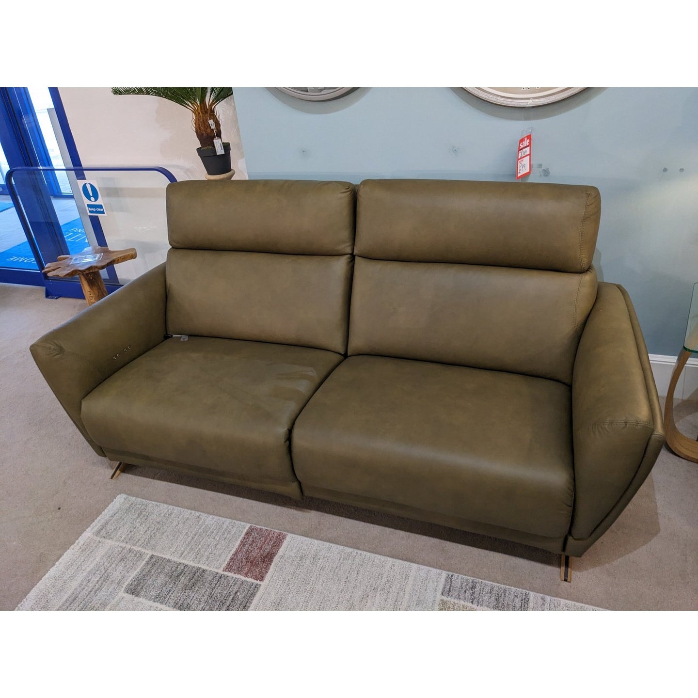 ROM Nevis Leather BB210 With Single Power Recliner