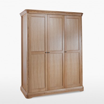 TCH Lamont Triple Wardrobe. - Hunter Furnishing