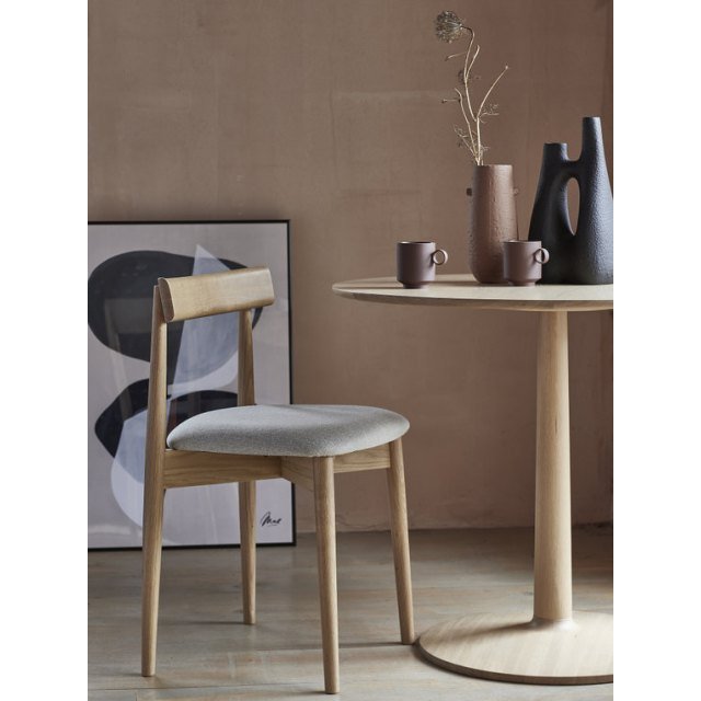 Ercol Siena Breakfast Table. - Hunter Furnishing