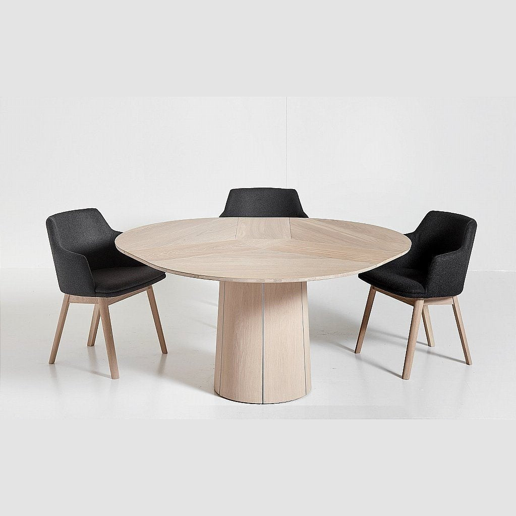 Skovby #33 Round Dining Table